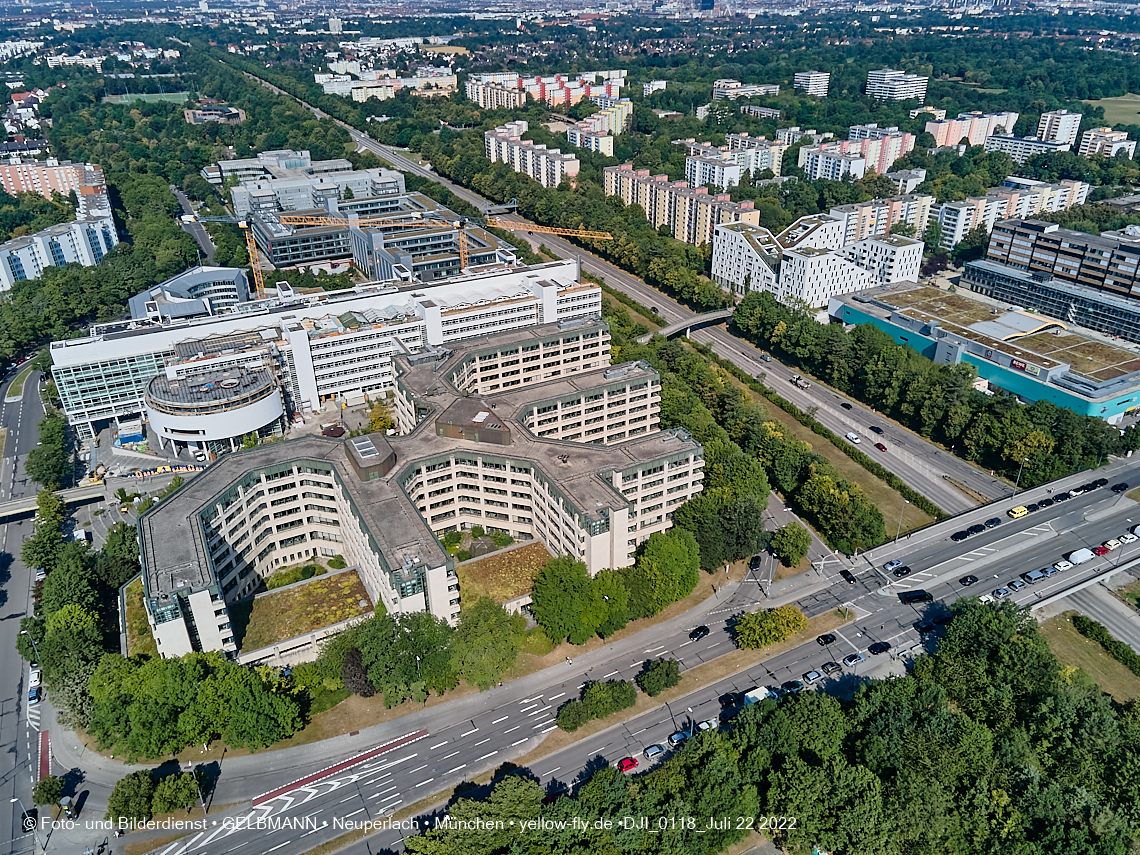22.07.2022 - ehemaliges Alliant-Versicherungsgebäude und Wohnring in Neuperlach